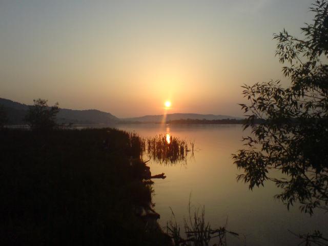 Rasarit pe lac la Scoreiu